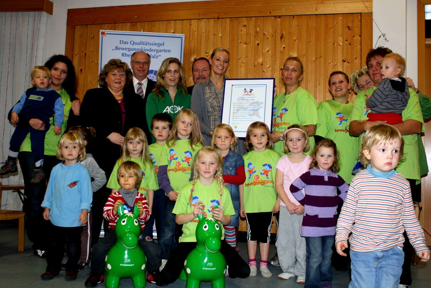 Gruppenbild mit Kindern